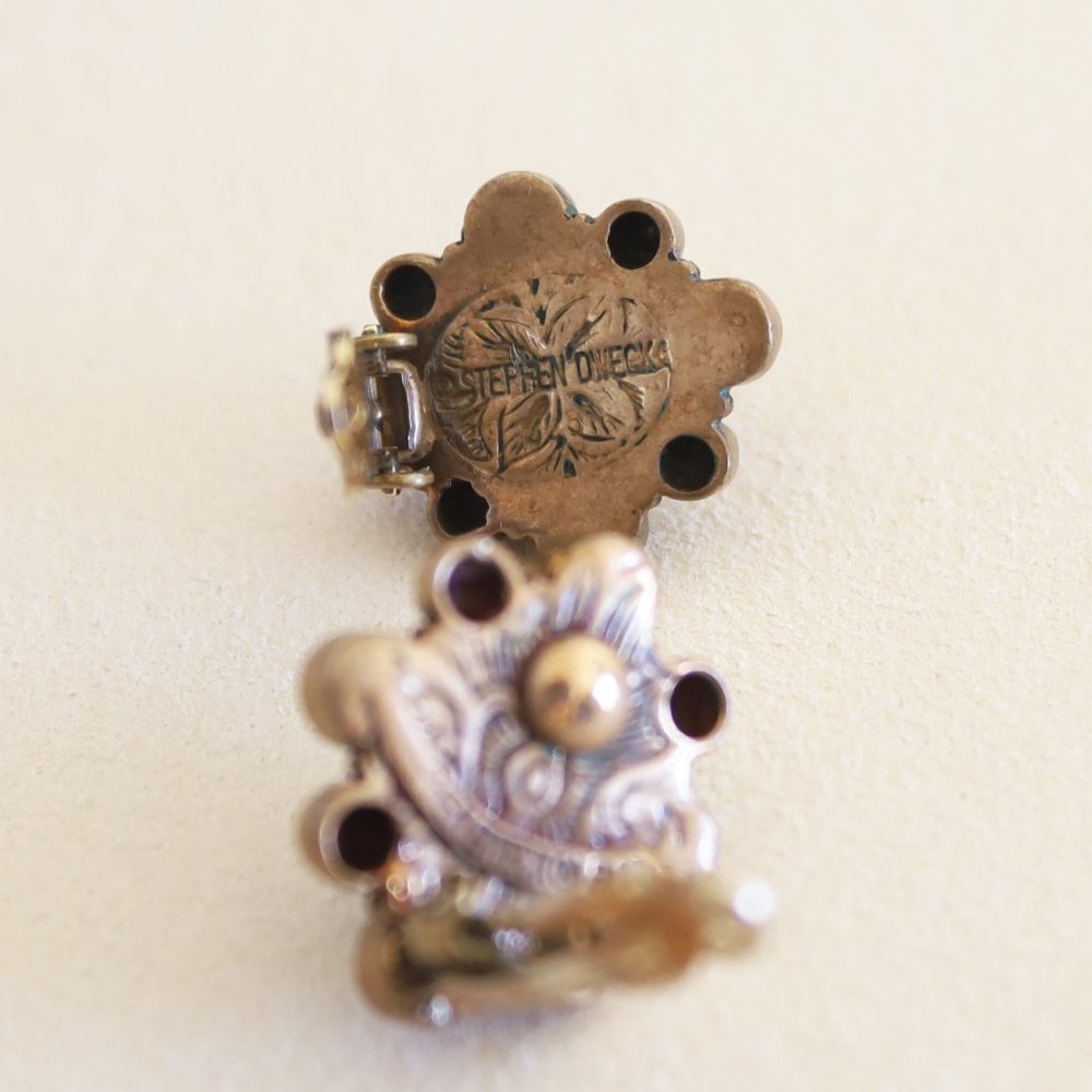 Stephen Dweck Carved Natural Quartz and Carnelian Earrings in Bronze - Picture 9 of 10